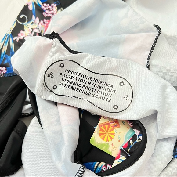 NWT zip front one piece swimsuit - Picture 8 of 10